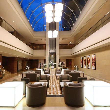 Готель Ramada Plaza By Wyndham Beirut Raouche Екстер'єр фото