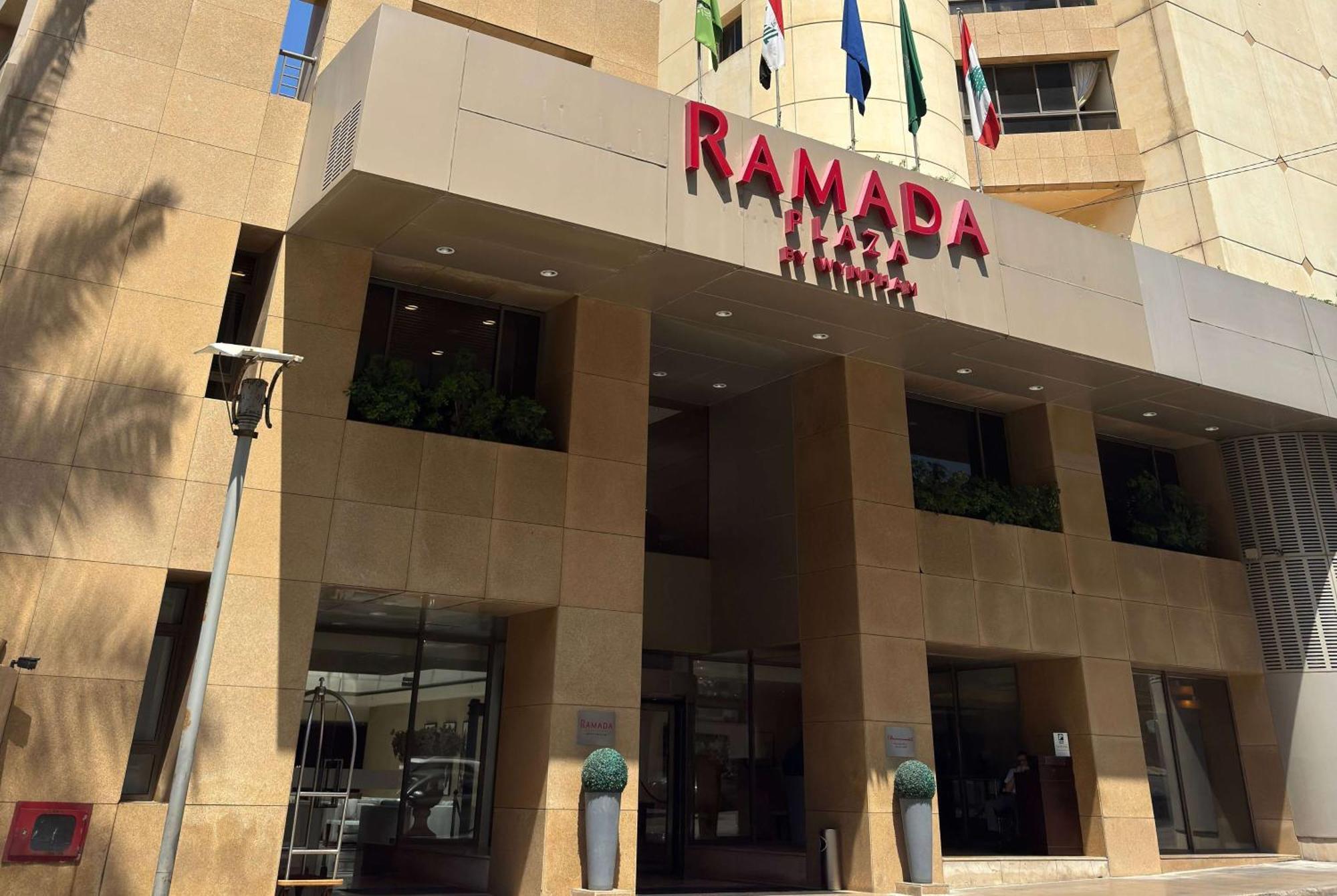 Готель Ramada Plaza By Wyndham Beirut Raouche Екстер'єр фото