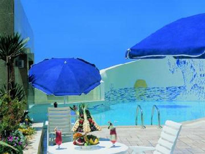 Готель Ramada Plaza By Wyndham Beirut Raouche Екстер'єр фото