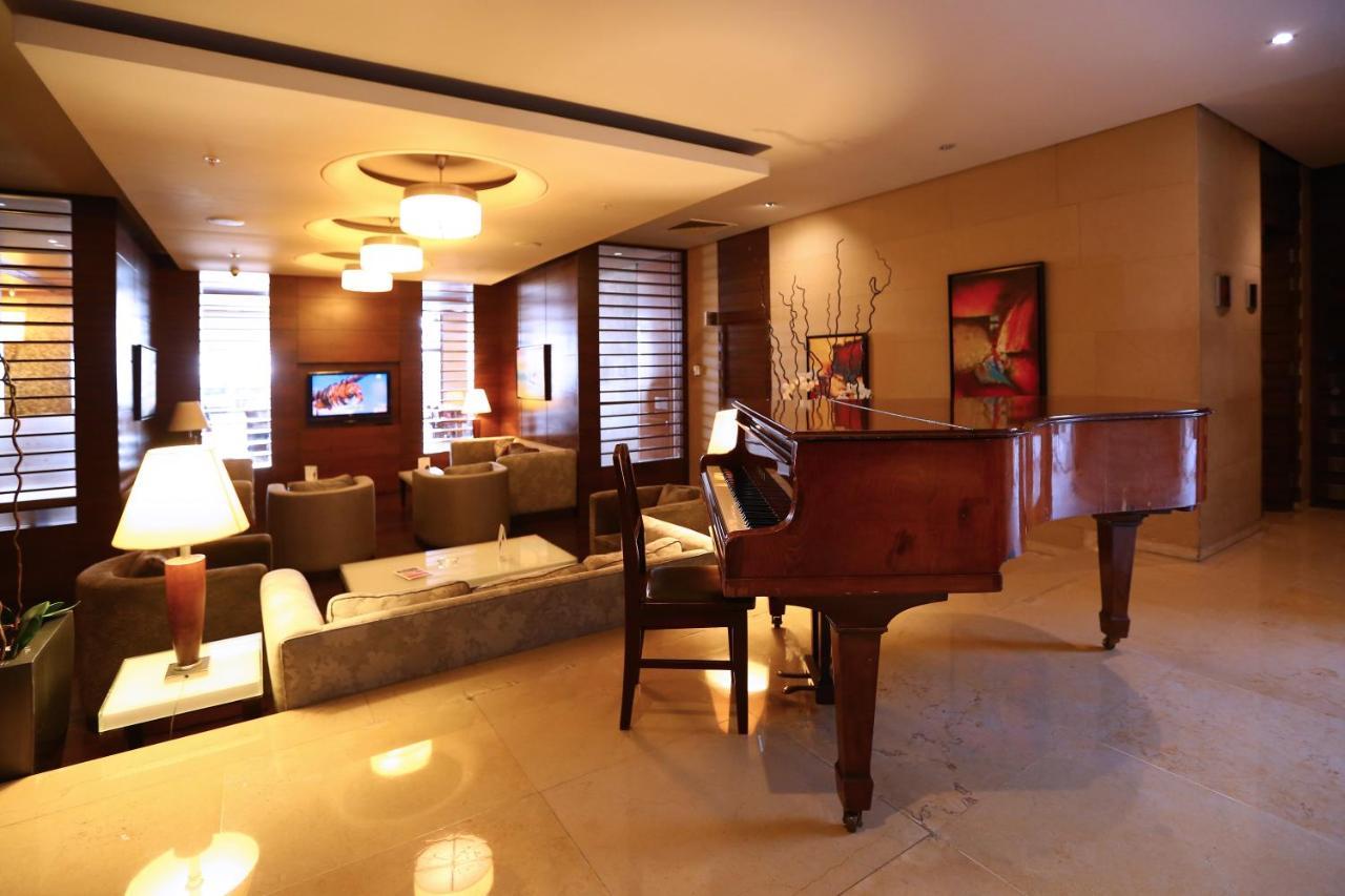 Готель Ramada Plaza By Wyndham Beirut Raouche Екстер'єр фото